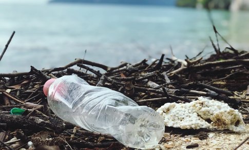 ES Parlamentas susitarė griežtinti taisykles plastiko pakuočių taršai pažaboti