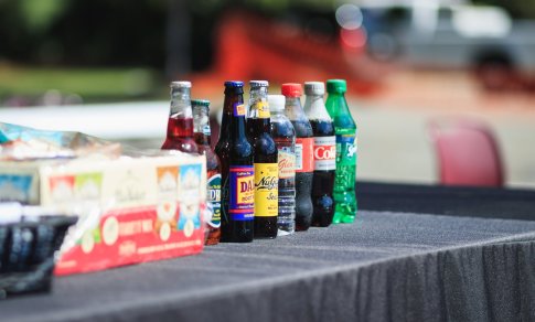 Pasaulinė sveikatos organizacija ragina didinti mokesčius už alkoholį ir saldžiuosius gėrimus