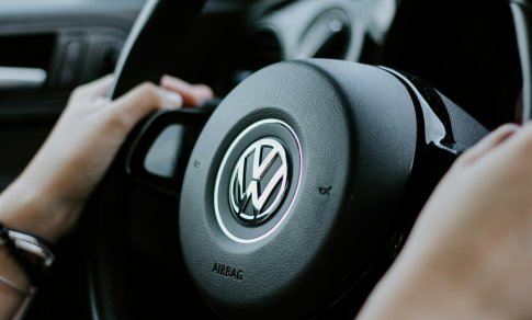 Didėja spaudimas bendrovei „Volkswagen“ pasitraukti iš Kinijos Sindziango regiono
