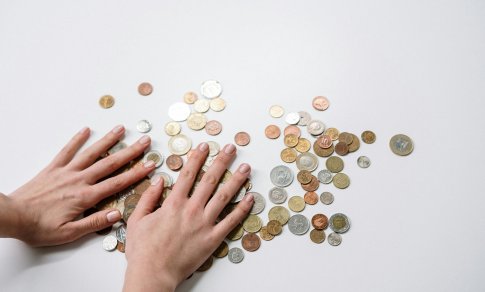 Politikai linkę apvalinti sumas ir atsisakyti 1 bei 2 centų monetų