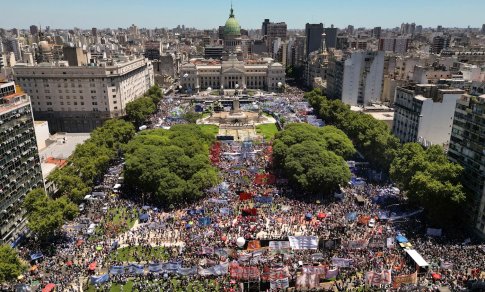 Argentinoje – visuotinis streikas prieš griežtą taupymo kursą