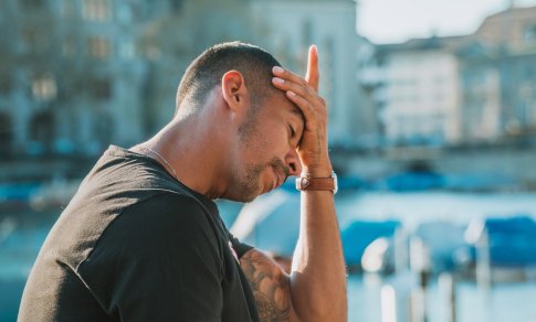 Kodėl skauda galva: dažniausios priežastys ir kaip jas atpažinti?