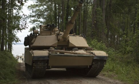 Britų analitinis centras išskiria problemą: Rusija ginkluojasi sėkmingiau nei Europa