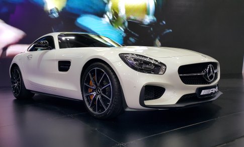 „Mercedes“ siekia užkariauti Kinijos rinką „superkompiuteriais ant ratų“