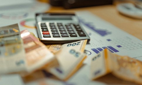 Saugios investicijos neramiu metu: ką pataria ekspertai?