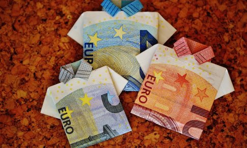 Lietuvių indėliai auga sparčiausiai euro zonoje – kas toliau?