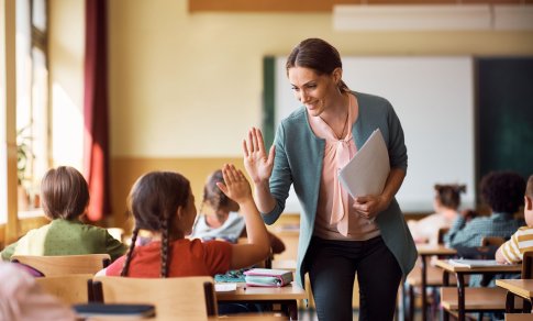 Netylant kalboms apie mokytojų trūkumą: daugiausiai ieško Vilniuje, daugiausiai moka Klaipėdoje