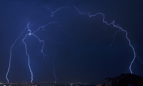 Naujas rekordas: žaibas JAV driekėsi daugiau kaip 800 km