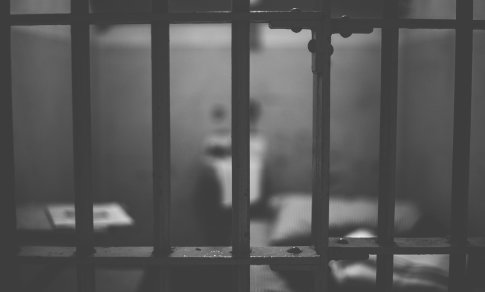 Iš kalėjimo į niekur: kas laukia žmonių, kurie išeina į laisvę be pilietybės?