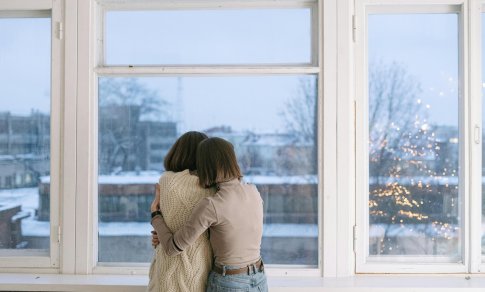 Per šalčius sandariai uždaryti langai – puiki terpė pelėsiui