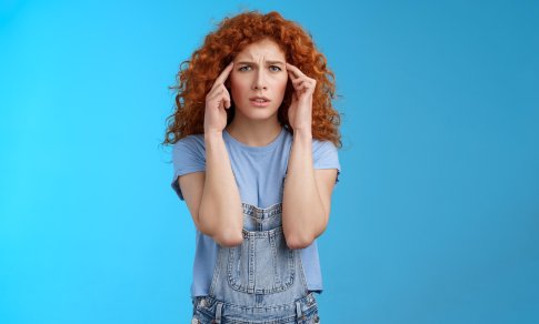 Hormonai, stresas ar net bakterijos: kas iš tikrųjų gali sukelti migreną?