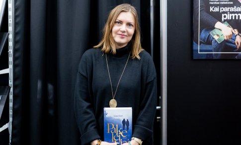Lina Ever: „Džiaugiuosi, kai knyga pakelia nuo sofos“
