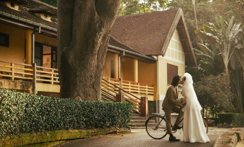 Namą galima „pasigaminti“ gamykloje: ar tai geresnis sprendimas nei tradicinės statybos?