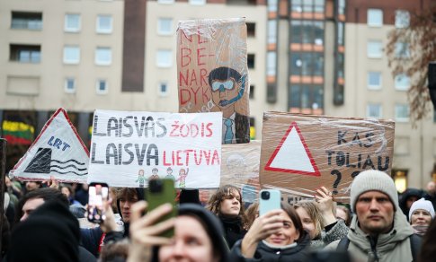 Protestų lydimas LRT įstatymo pataisas tikimasi priimti gegužę