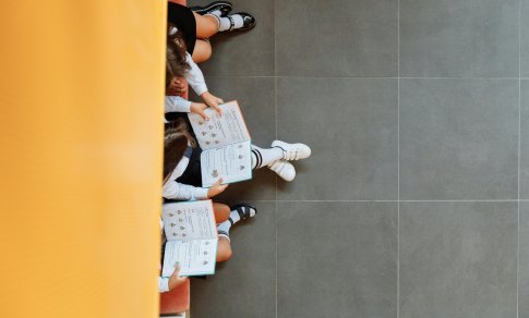 Ne prievolė, o malonumas: skaitymo revoliucija mokyklose