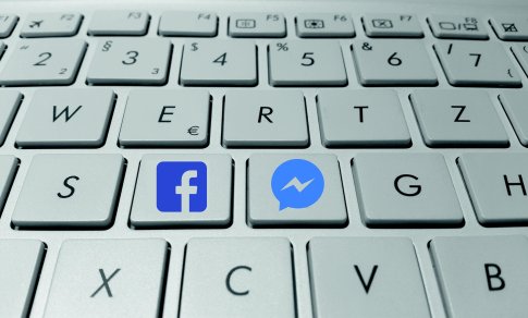 Kova su vėjo malūnais? Atsakė, ar įmanoma sustabdyti socialinių tinklų botus