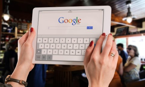 „Google“ atnaujina DI funkcijas: už jus viską padarys paieškos juosta