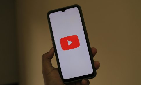 „YouTube“ juda televizijos kryptimi: ką tai reiškia vartotojams?