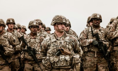 JAV planuoja paspartinti karių išvedimą iš bazių Europoje