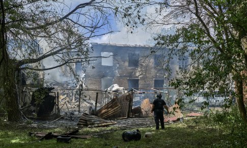 Ukraina ragina civilius išvykti iš okupuotų teritorijų: intensyvina atakas