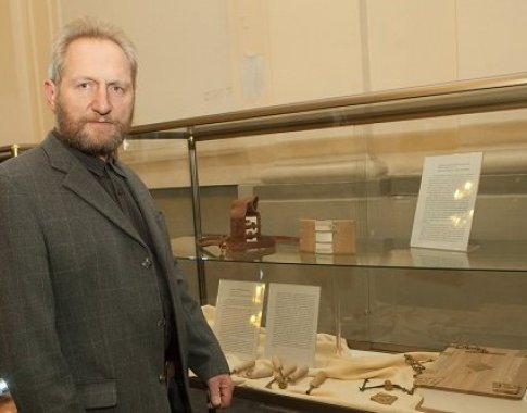 Knygos anatomija: I-XVI a. knygų įrišų (re)konstrukcijų paroda