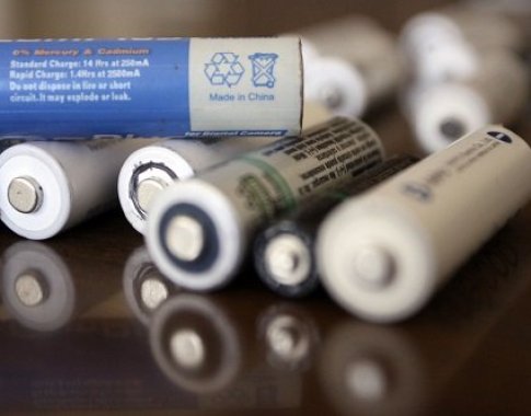 Perdirbimui teks surinkti daugiau senų baterijų