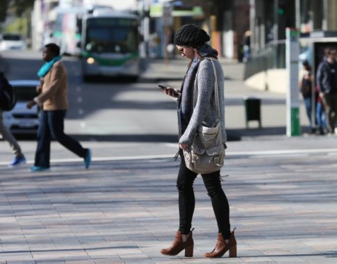 Telefonai tampa rimta eismo saugumo problema