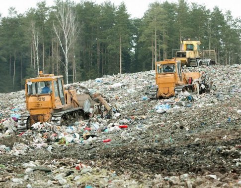 Šiukšlių kalnus rūšiuosime ar deginsime?