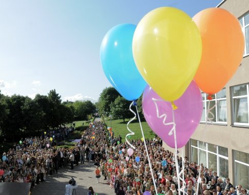 Šiemet mokslo metų pradžia nukeliama