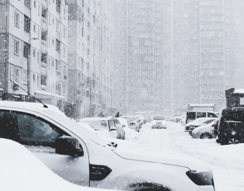 Aktualūs patarimai vairuotojams, kaip pasirengti šaltojo sezono  iššūkiams