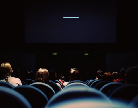 „Kino karavano“ užkulisiai: „Žmonės jau turi įprotį kiną žiūrėti dideliame ekrane“