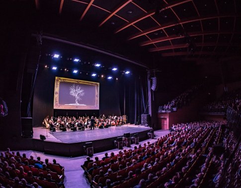 Muzikinis teatras kviečia dovanoti sielos pokylį