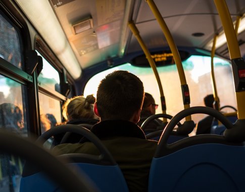 Per šventes Vilniuje ir Kaune dažniau kursuos naktiniai autobusai Per šventes Vilniuje ir Kaune dažniau kursuos naktiniai autobusai