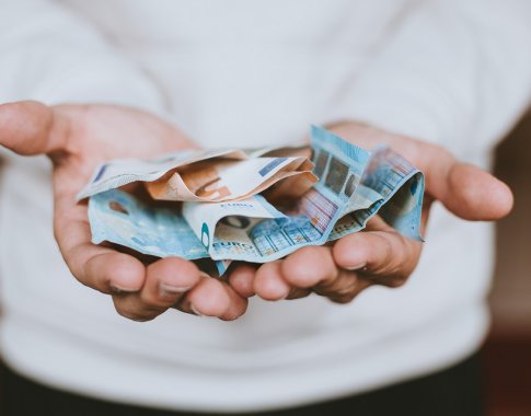 Minimalus atlyginimas didėja iki 430 eurų Minimalus atlyginimas didėja iki 430 eurų