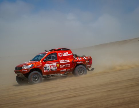 Lietuviai Dakare: septintajame etape trys lietuvių ekipažai - tarp 23 greičiausių