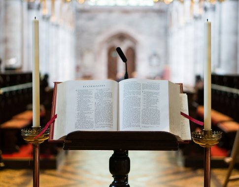 Įkvepiantis dosnumas: Vokietijos bažnyčioje ant altoriaus palikta 160 tūkst. eurų auka