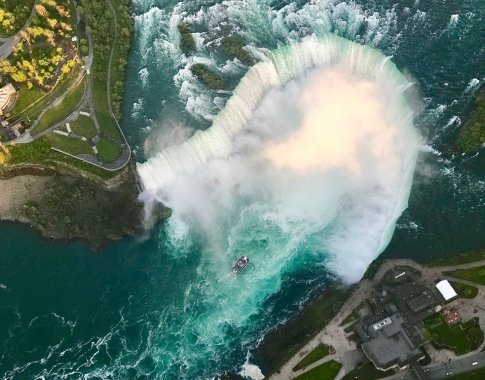 Niagaros kriokliai Vasario 16-ąją nušvis Trispalvės spalvomis