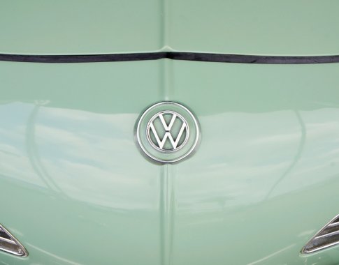 „Volkswagen“ baiminasi milžiniškų JAV muitų: išlaidos gali siekti milijardus eurų