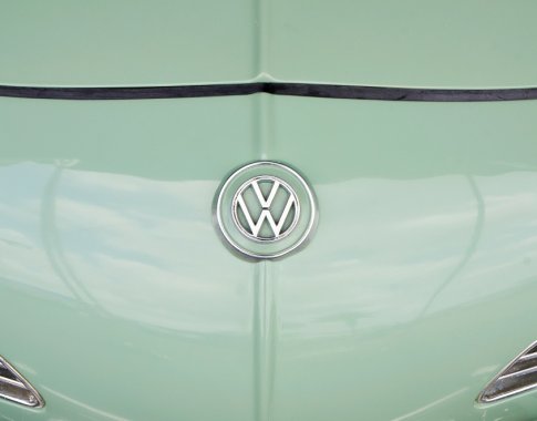 „Volkswagen“ baiminasi milžiniškų JAV muitų: išlaidos gali siekti milijardus eurų „Volkswagen“ baiminasi milžiniškų JAV muitų: išlaidos gali siekti milijardus eurų