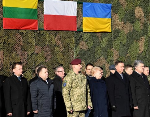 Lietuvos, Lenkijos ir Ukrainos prezidentai deklaravo siekį gintis nuo Rusijos Lietuvos, Lenkijos ir Ukrainos prezidentai deklaravo siekį gintis nuo Rusijos