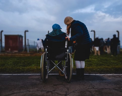 Šiandienos aktualijos: neįgaliųjų situacija Lietuvoje, studijos užsienyje ir greičio matuoklių problema