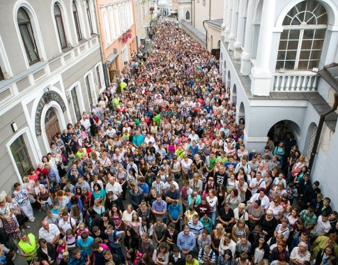 Šiandienos aktualijos: trys milijonai lietuvių, gydytojų stygius regionuose ir populiarėjančios grožio operacijos