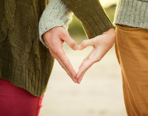 Ar tikrai meilė akla: kaip įsimylėjimas veikia mūsų smegenis?