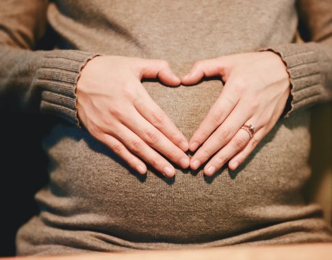 Apie kuriamus įstatymus, draudžiančius nėščiosioms vartoti alkoholį, Vyriausybės vadovas atsiliepė neigiamai Apie kuriamus įstatymus, draudžiančius nėščiosioms vartoti alkoholį, Vyriausybės vadovas atsiliepė neigiamai