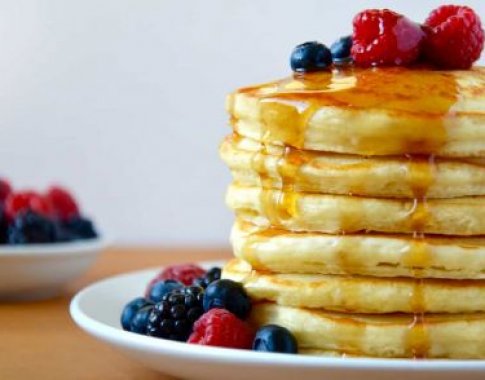 Purūs amerikietiški blyneliai tobuliems pusryčiams (video)