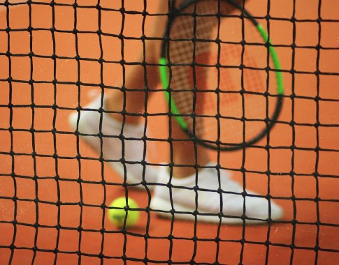 Mėgstantiems tenisą: patarimai, kaip išvengti dažniausiai pasitaikančių traumų