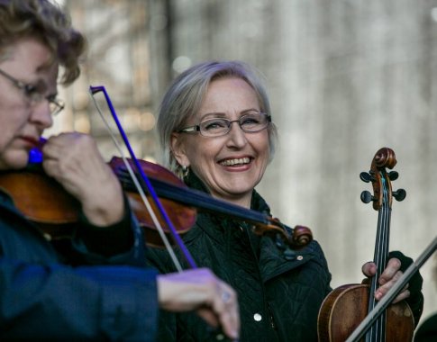 Susipažinkime: J.Voludskytė – apie trijų dešimtmečių „flirtą“ su smuiku