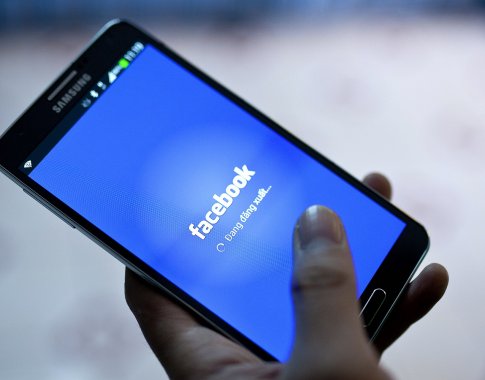 „Facebook“ klausėsi „Messenger“ programėle siunčiamų garso įrašų