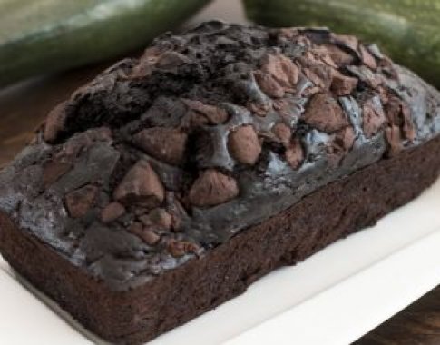 Neįprastas skanėstas – šokoladinis cukinijų pyragas (video)