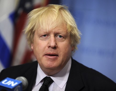 B. Johnsonas priima „Brexito“ pratęsimą, tačiau ragina pritarti siūlymui surengti rinkimus